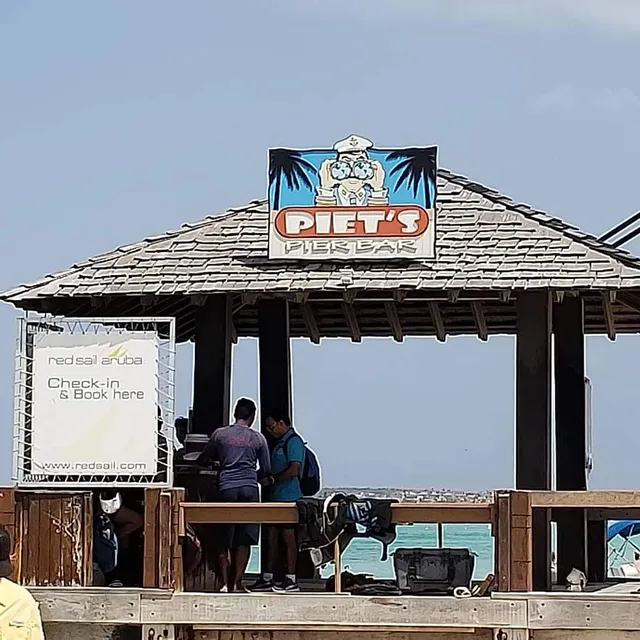 Piet's Pier Bar
