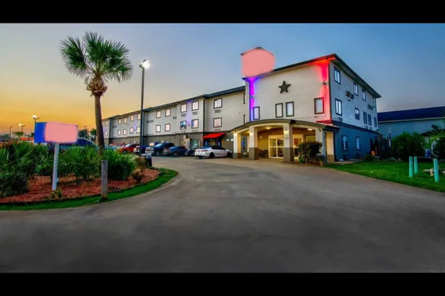 Oyo Townhouse Sulphur,LA Extended Stay
