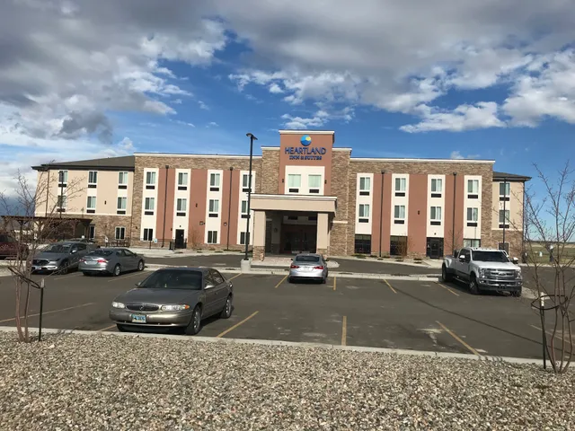 Heartland Inn & Suites