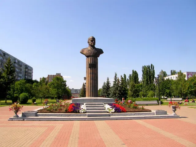 Monument-bust GK Zhukov