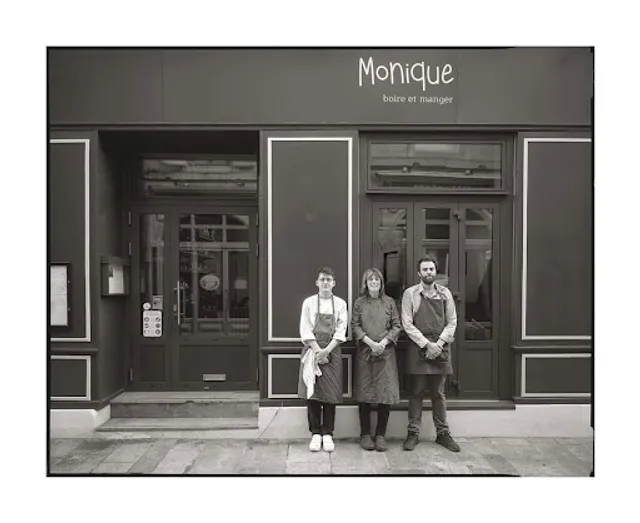 Monique, Boire et Manger