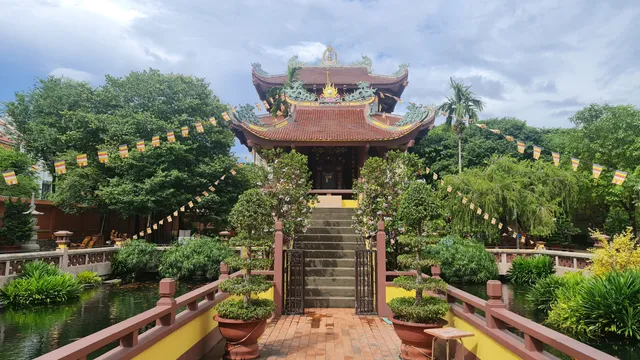 One Pillar Pagoda, Thu Duc - Nam Thien Nhat Tru