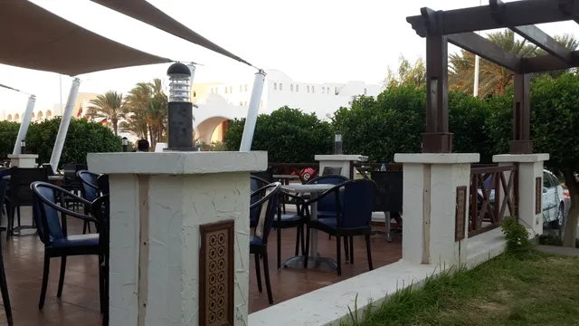 Restaurant & Café Chiraa