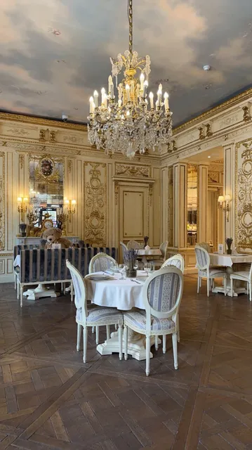 Café Pouchkine Qatar