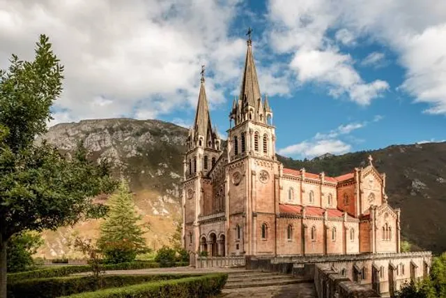 [CUADONGA/COVADONGA] Basílica Covadonga [CTA 05419]