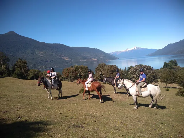 Camping Turismo Aventura Cochamó, Cabalgatas y Mirador