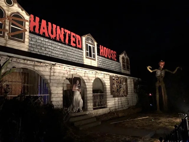 Scare Trail at The Haunted Amusement Park