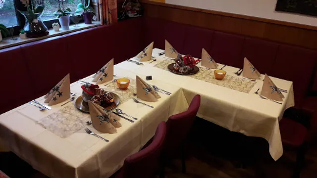 Zum Burghof - Restaurant & Biergarten