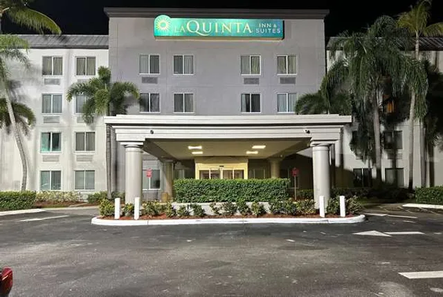 La Quinta Inn & Suites by Wyndham Sawgrass