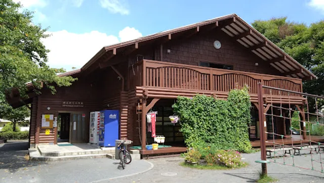 永田みなみ台公園こどもログハウス「わんぱくハウス」