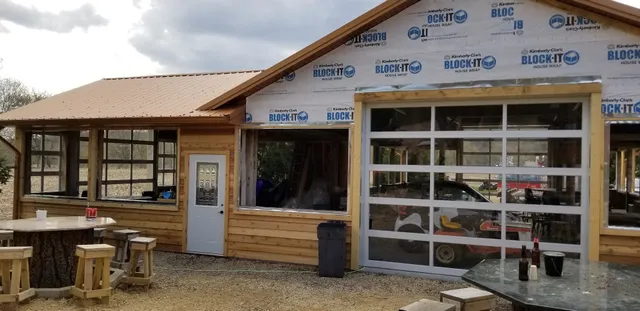 Bucknuckles Bar & Grill