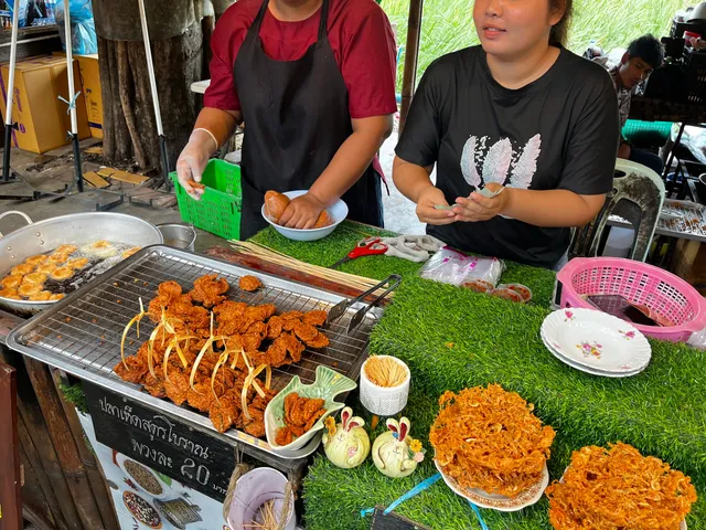 ร้านขนมคุณยาย ตลาดหลวงปู่ทวด