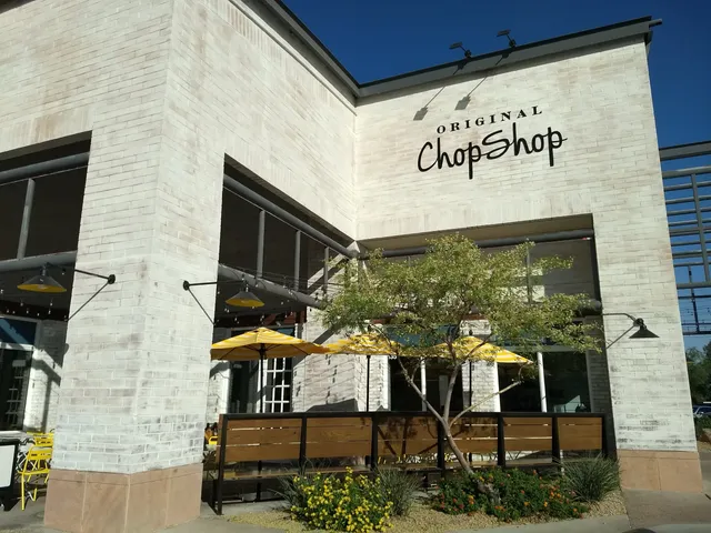 Paradise Village Gateway