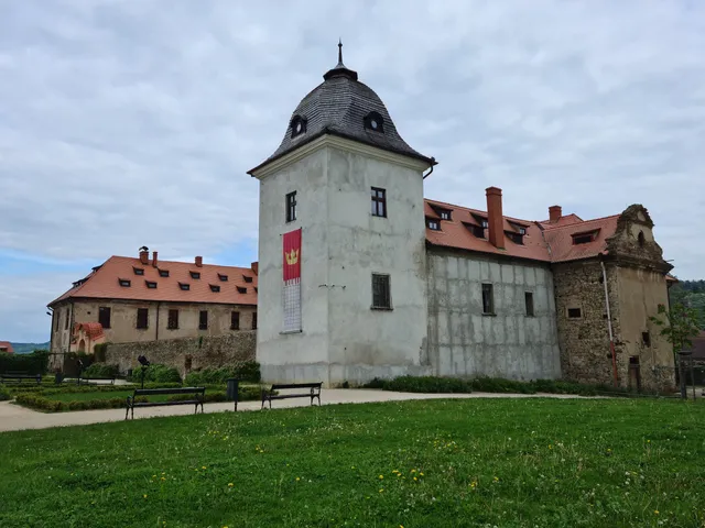 Králův Dvůr Castle