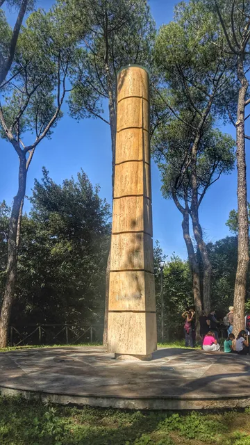 Parco Simón Bolívar (La pinetina)