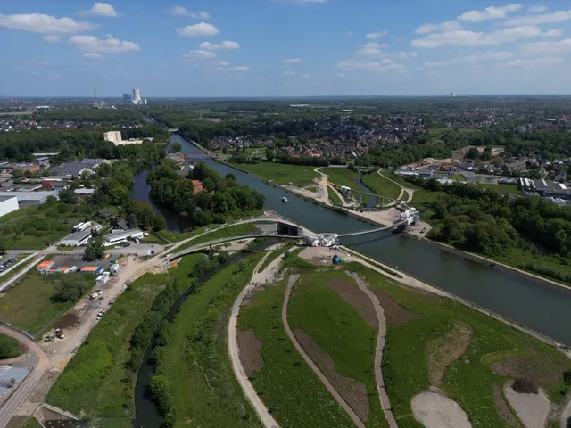 Wasserkreuz Castrop-Rauxel (Emscherdurchlass & Brücke: Sprung über die Emscher)