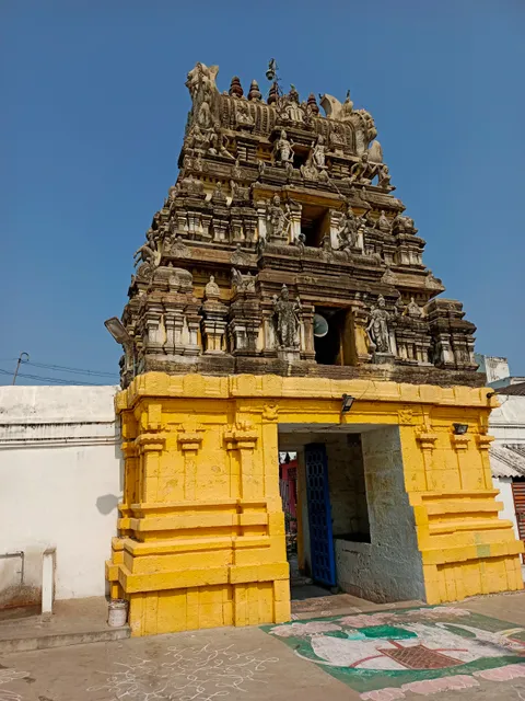 Sri Tiruvelukkai Sri Azhagiya SingaPerumal Temple