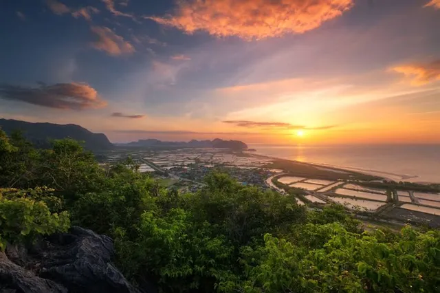 Entrance to Khao Daeng View Point