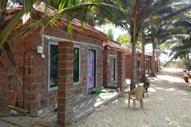 White Beach Resort, Tondavali beach