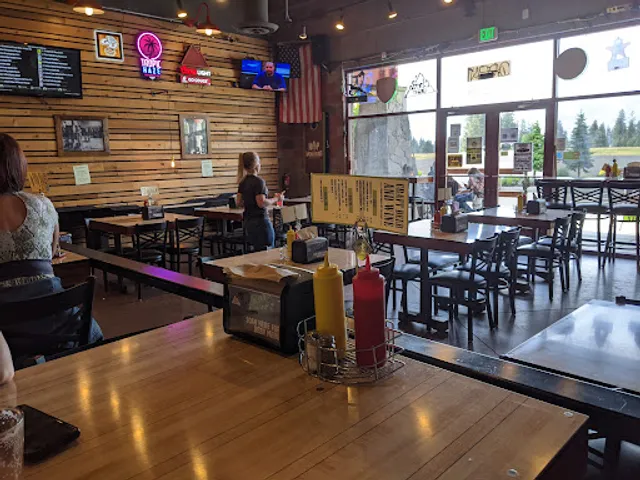 Hop Mountain Taproom & Grill