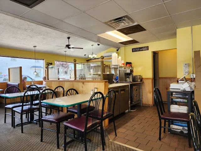 Sammy's Family Restaurant - Grand River, OH