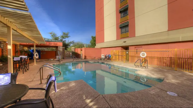 Holiday Inn Express & Suites Tempe by IHG