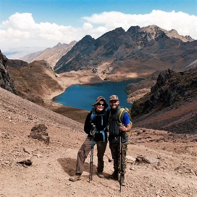 Dos Manos Peru Travel