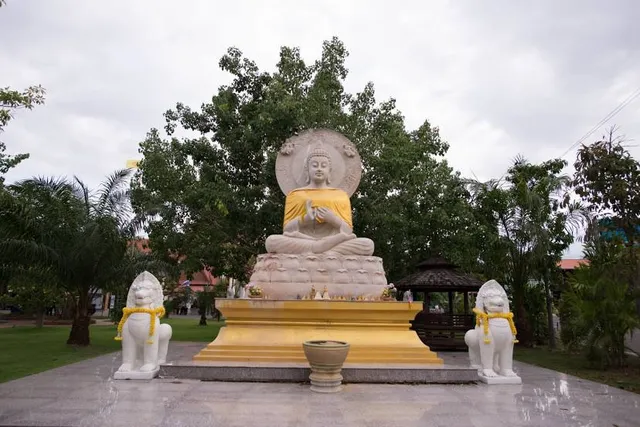 Wat Phummarin Kudi Thong