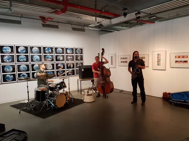 New Saxon Gallery - Museum of Contemporary Art