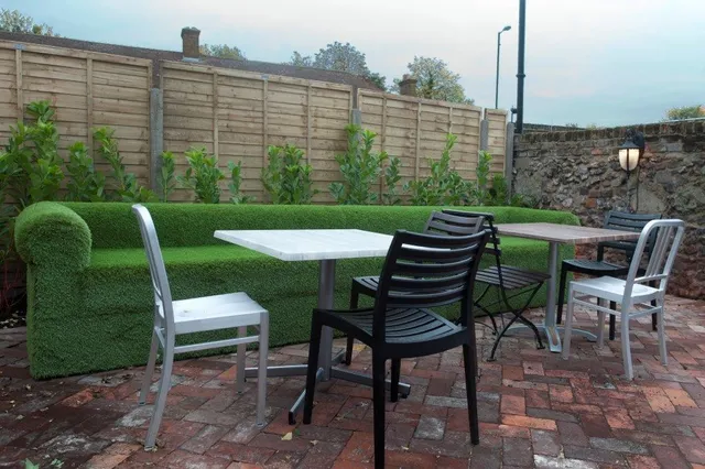 The Golden Lion - JD Wetherspoon