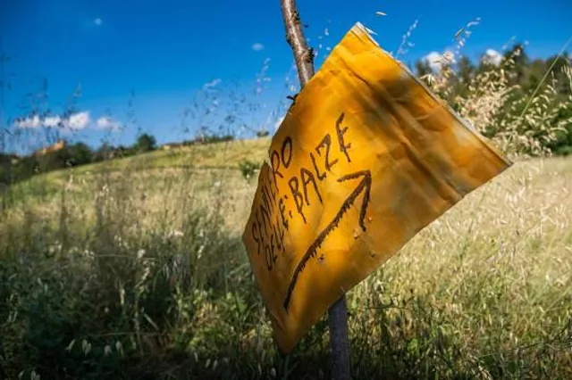 Sentiero dell’Acqua Zolfina - Inizio del sentiero per vedere le Balze del Valdarno