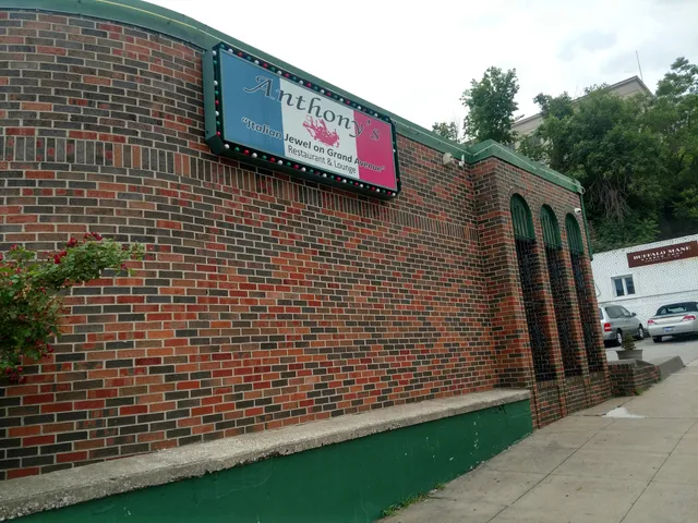 Anthony's Restaurant & Lounge