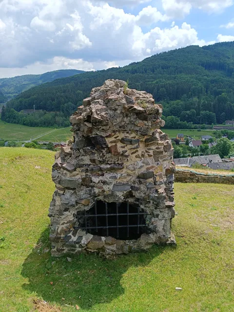 Zřícenina hradu Hoštejn