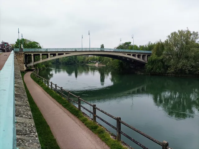 Pont de champigny