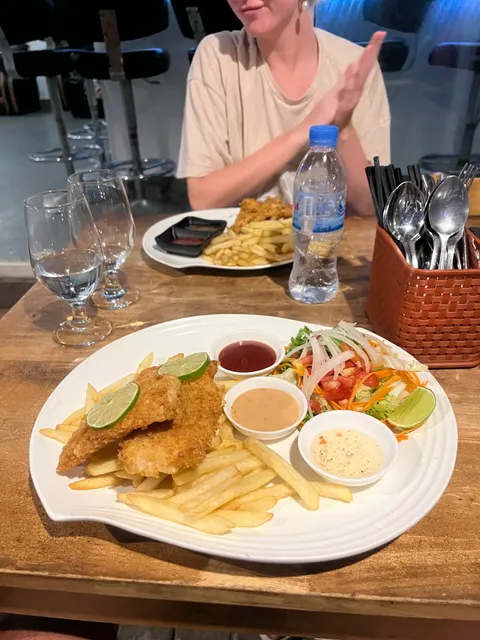 Too Easy Restaurant & Sports Bar