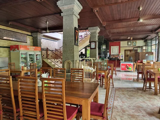 Warung Babi Guling Ibu Oka 2