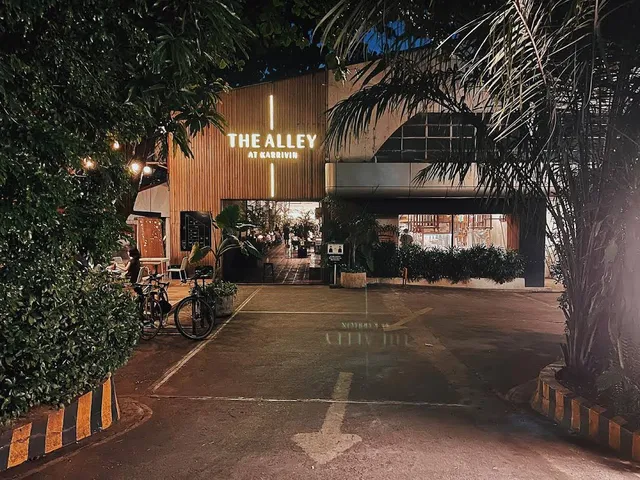 The Alley at Karrivin