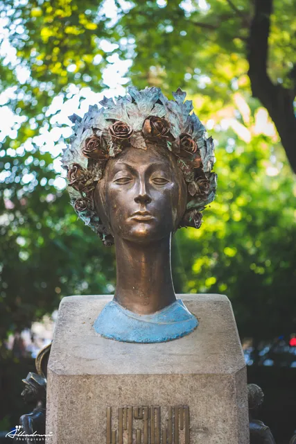 Sofiko Chiaureli Statue