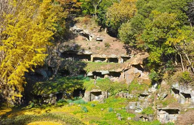 Mandarado Yagura Tombs