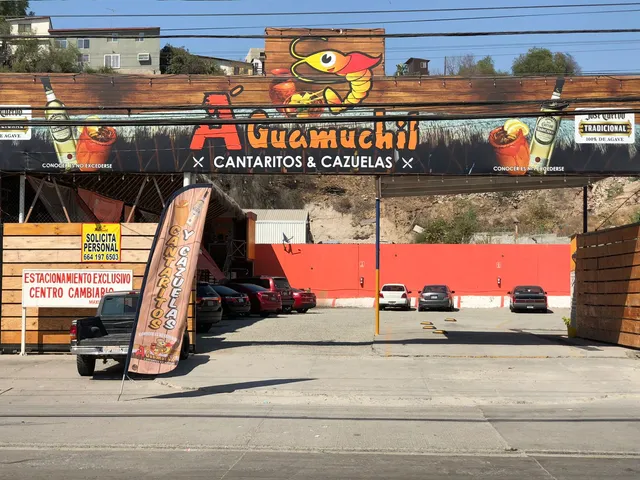ÁGuamuchil Cantaros & Cazuelas