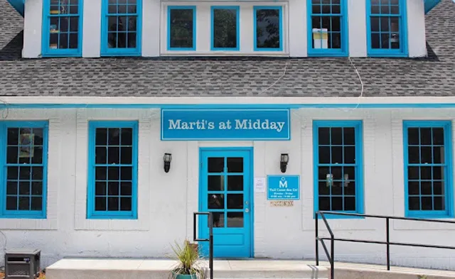 Marti's at Midday