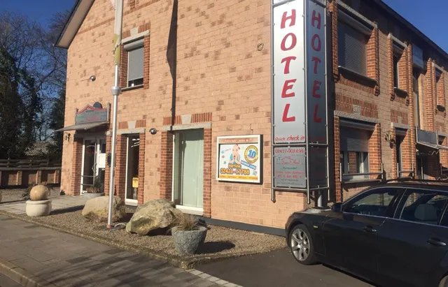 Domizil Hotel "Kastanienhof" Düren