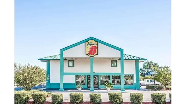 Super 8 by Wyndham Valdosta GA I-75