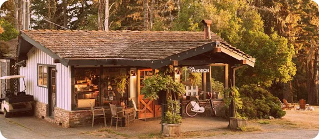 The Andiron Seaside Inn & Cabins