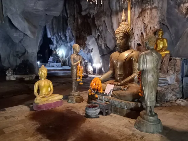 Wat Tham Bo Pla
