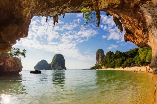 Phra nang Cave Beach