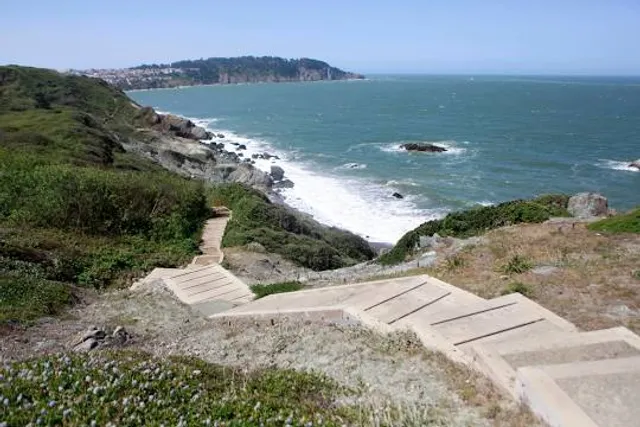 Batteries to Bluffs Trail