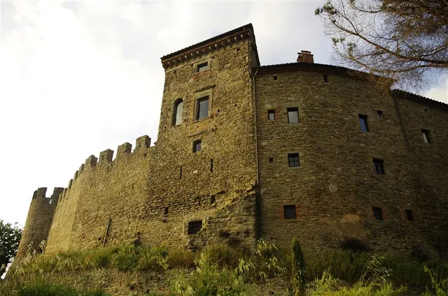 Castello di Montegualandro