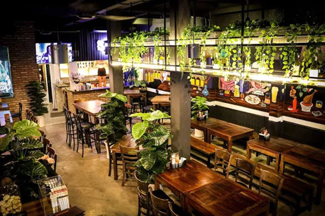 BIG PIG | Bar - BBQ - Beer (46 Truong Son, Tan Binh District)