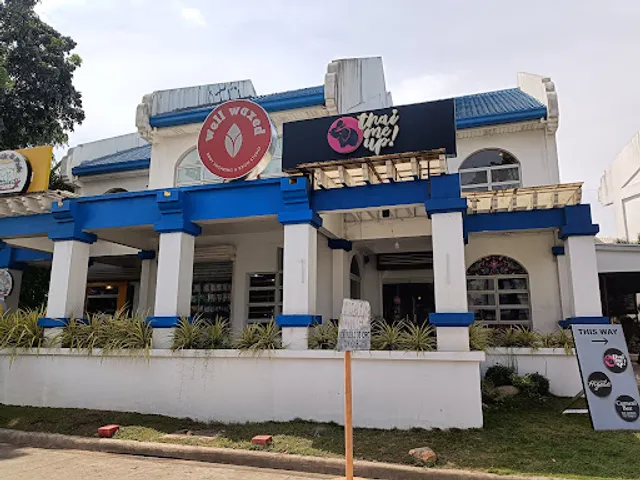 Thai Me Up Restaurant Uptown